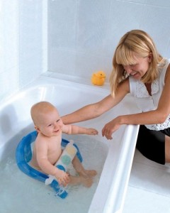 Bebé en la bañera