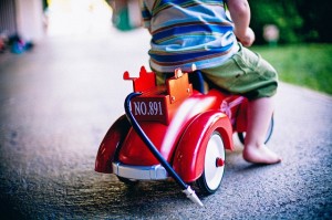 Niño en un coche